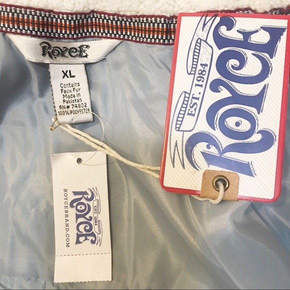 Royce Sherpa Teddy Vest - Picture 7 of 8